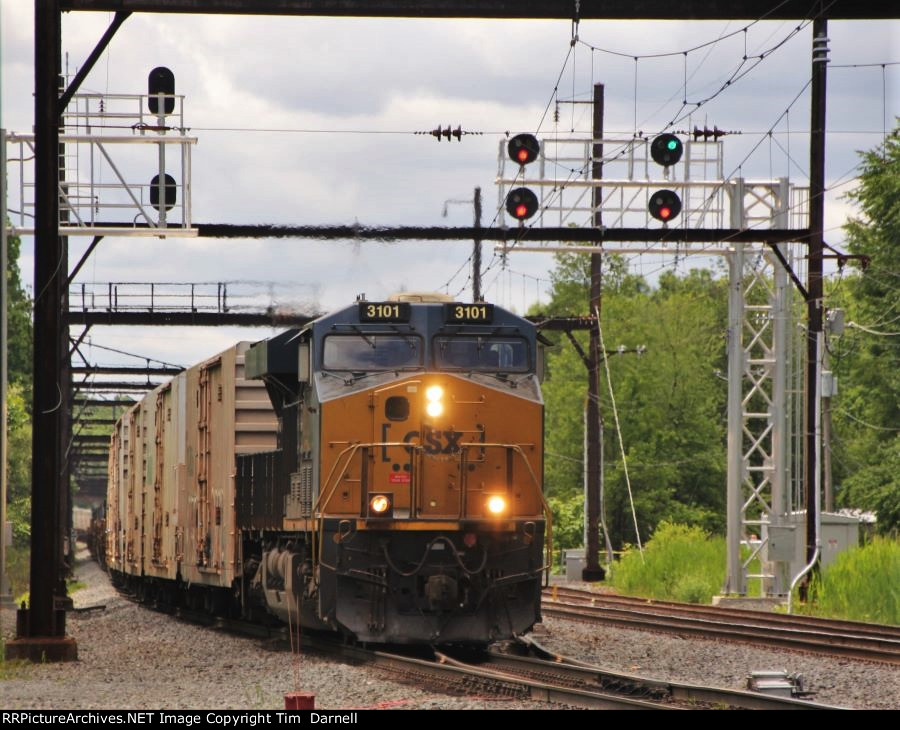 CSX 3101 on Q032